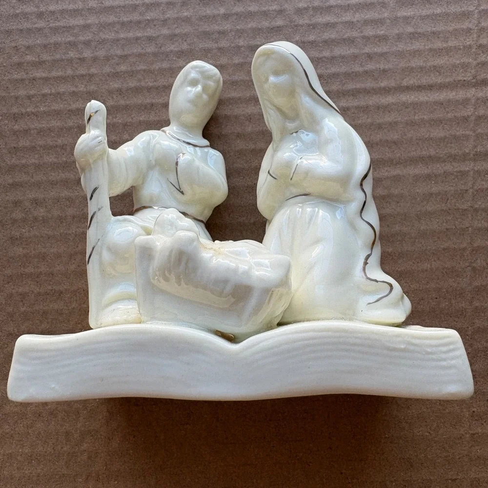 Cream Nativity Scene Religious Figurine Baby Jesus Mary Joseph Gold Trim Vintage